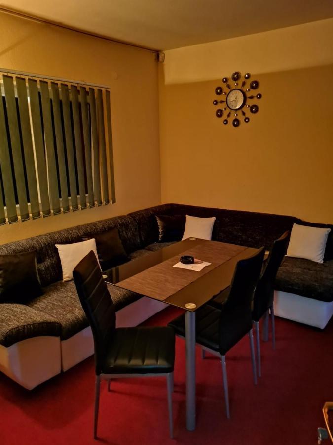 Apartman Nik-Rom Bosanska Gradiska Εξωτερικό φωτογραφία